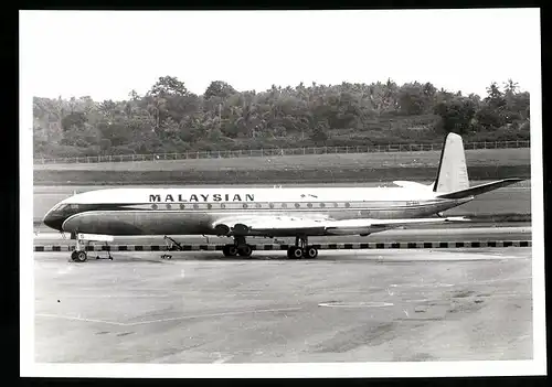 Fotografie Flugzeug De Havilland Comet, Passagierflugzeug der Malaysian Air, Kennung 9V-BAS