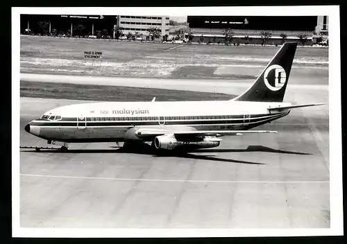 Fotografie Flugzeug Boeing 737, Passagierflugzeug der Malaysian Air, Kennung 9M-MBC