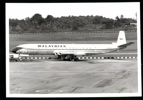 Fotografie Flugzeug De Havilland Comet, Passagierflugzeug der Malaysian Air, Kennung 9V-BAT