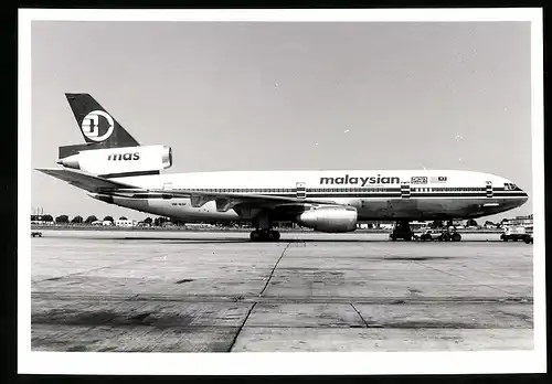 Fotografie Flugzeug Douglas DC-10, Passagierflugzeug der Malaysian Airline System, Kennung 9M-MAV