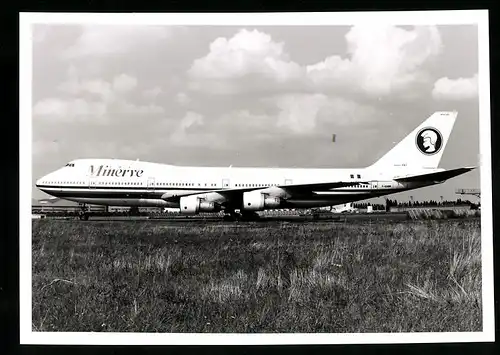 Fotografie Flugzeug Boeing 747 Jumbojet, Passagierflugzeug der Minerve Airline, Kennung F-GHBM