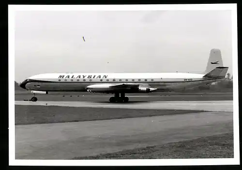 Fotografie Flugzeug De Havilland Comet, Passagierflugzeug der Malaysian Air, Kennung 9M-AOD