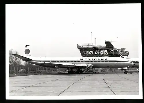 Fotografie Flugzeug De Havilland Comet, Passagierflugzeug der Mexicana Air, Kennung XA-NAB