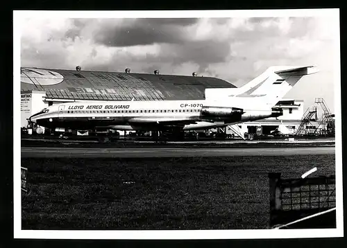 Fotografie Flugzeug Boeing 727, Passagierflugzeug der Lloyd Aereo Boliviano, Kennung CP-1070