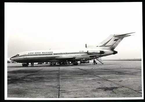 Fotografie Flugzeug Boeing 727, Passagierflugzeug Lloyd Aereo Boliviano, Kennung CP-861