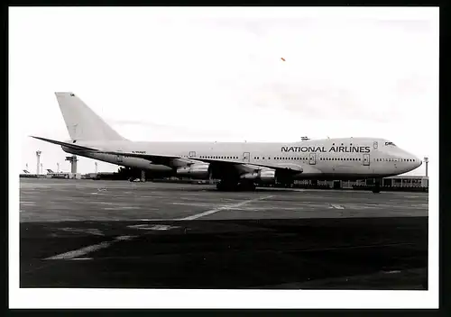 Fotografie Flugzeug Boeing 747 Jumbojet, Passagierflugzeug National Airlines, Kennung N358AS