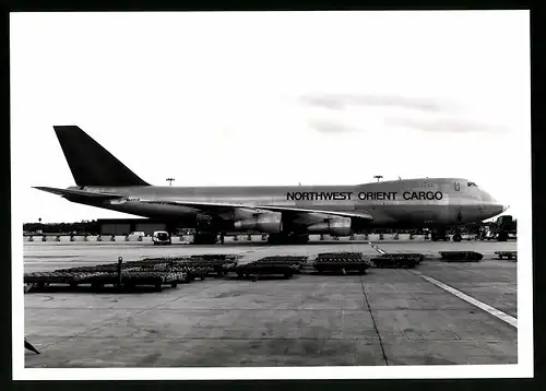 Fotografie Flugzeug Boeing 747 Jumbojet, Frachtflugzeug Northwest Orient Cargo, Kennung N629US