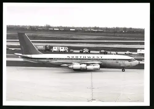 Fotografie Flugzeug Boeing 707, Passagierflugzeug Northwest Airline, Kennung N723US