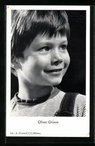 AK Schauspieler Oliver Grimm mit freundlichem Lächeln, Autograph