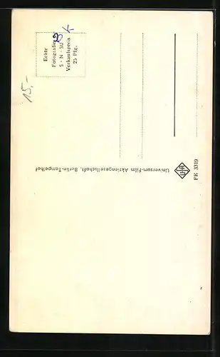 AK Schauspielerin Eva Probst posiert mit Blumen, Autograph