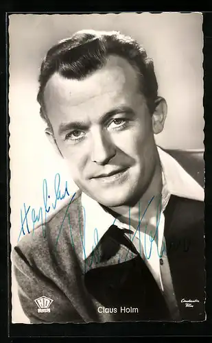 AK Schauspieler Claus Holm mit verträumtem Blick, Autograph