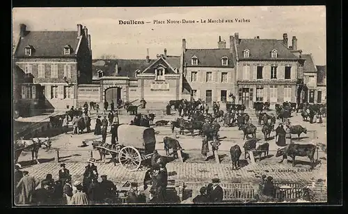 AK Doullens, Place Notre-Dame, le Marché aux Vaches