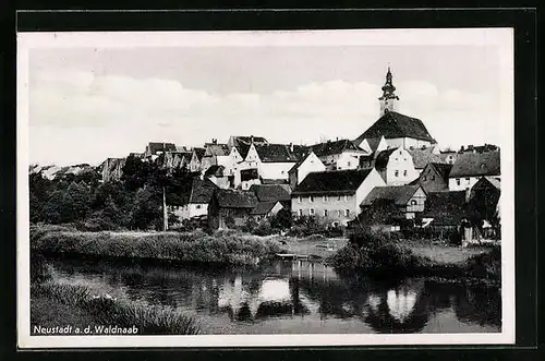 AK Neustadt a. d. Waldnaab, Ortsansicht über Fluss hinweg gesehen