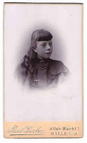 Fotografie Paul Gerber, Halle a. S., Alter Markt 1, Mädchen mit langem Haar