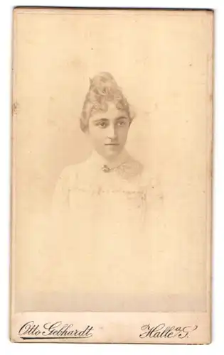 Fotografie Otto Gebhardt, Halle a /S., Grosse Ullrich-Str. 10, Junge Dame mit Hochsteckfrisur