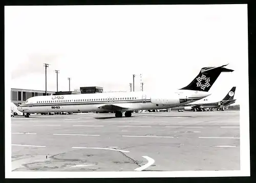 Fotografie Flugzeug McDonnell Douglas MD-83, Passagierflugzeug der Oasis, Kennung EC-479