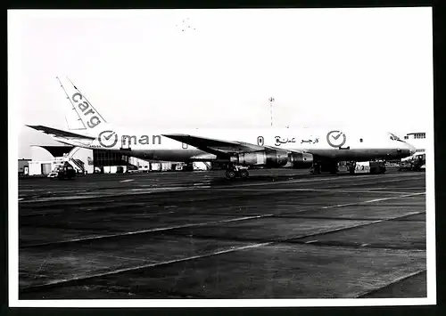 Fotografie Flugzeug Douglas DC-8, Frachtflugzeug der Cargoman, Kennung A40-PA