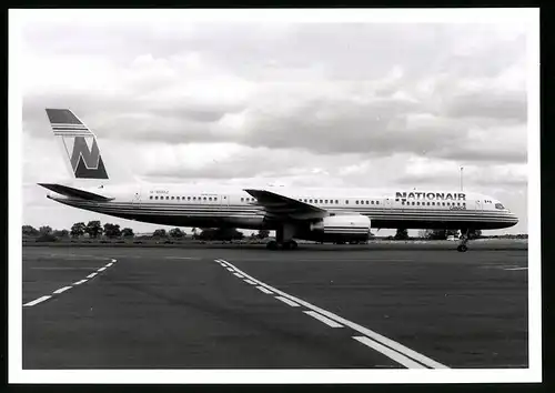 Fotografie Flugzeug Boeing 757, Passagierflugzeug der Nationair Canada, Kennung G-BUDZ