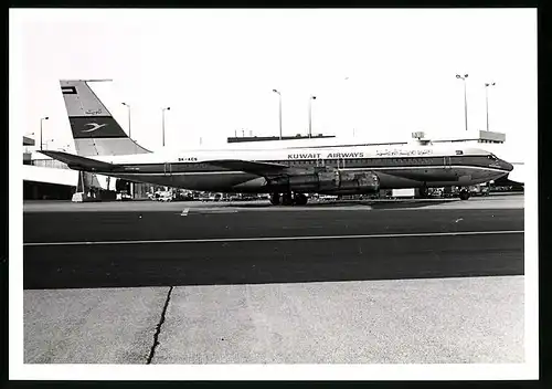 Fotografie Flugzeug Boeing 707, Passagierflugzeug der Kuwait Airways, Kennung 9K-ACS