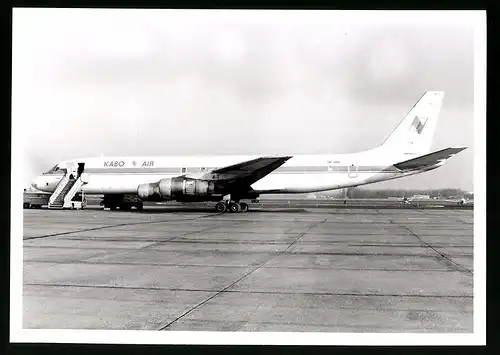 Fotografie Flugzeug Douglas DC-8, Passagierflugzeug der Kabo Air, Kennung 5N-AWE