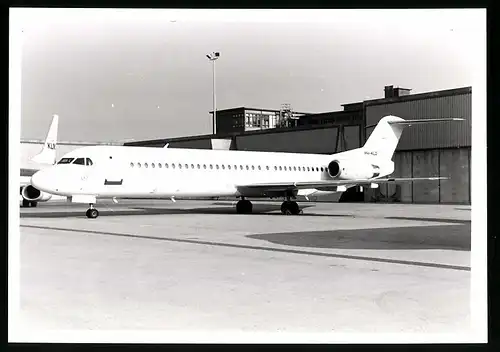 Fotografie Flugzeug Fokker 100, Passagierflugzeug mit Kennung PH-KLD