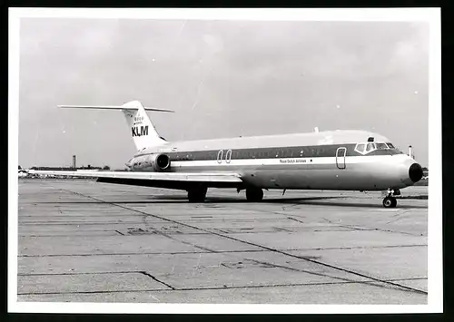 Fotografie Flugzeug Douglas DC-9, Passagierflugzeug der KLM, Kennung PH-DNK