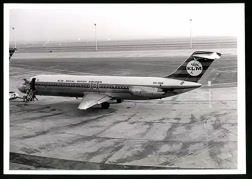 Fotografie Flugzeug Douglas DC-9, Passagierflugzeug der KLM, Kennung PH-DNK