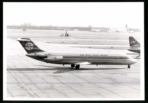 Fotografie Flugzeug Douglas DC-9, Passagierflugzeug der KLM, Kennung PH-DNM