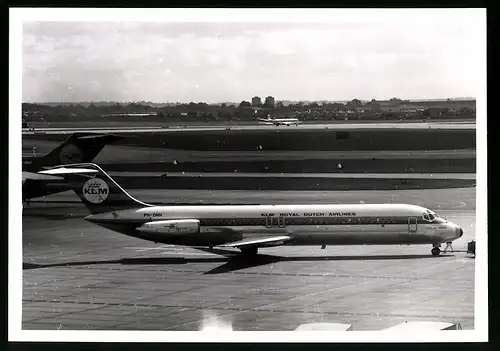 Fotografie Flugzeug Douglas DC-9, Passagierflugzeug der KLM, Kennung PH-DNN