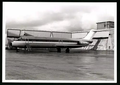 Fotografie Flugzeug Douglas DC-9, Passagierflugzeug mit Kennung PH-DNY