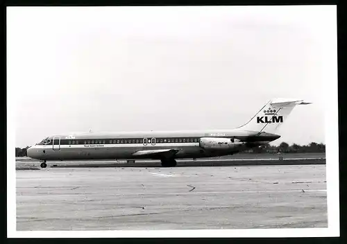 Fotografie Flugzeug Douglas DC-9, Passagierflugzeug der KLM, Kennung PH-DNZ