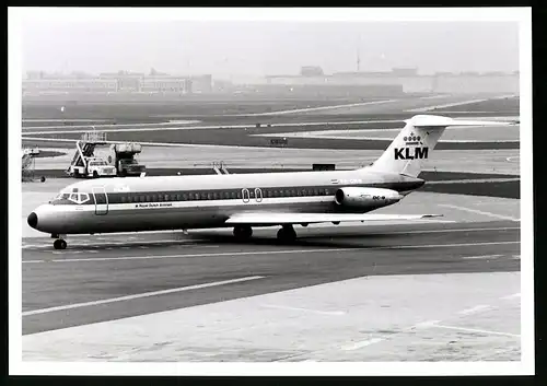 Fotografie Flugzeug Douglas DC-9, Passagierflugzeug der KLM, Kennung PH-DNW