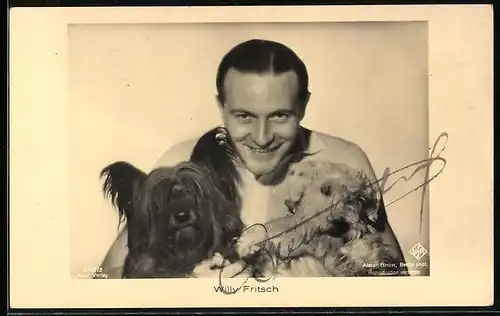 AK Schauspieler Willy Fritsch mit Hunden, Autograph