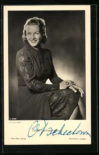 AK Schauspielerin Olga Tschechowa mit freundlichem Lächeln, Autograph