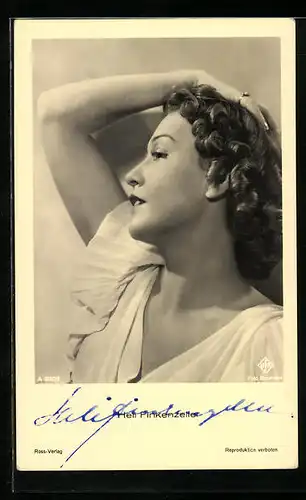 AK Schauspielerin Heli Finkenzeller mit sehnsuchtsvollem Blick, Autograph