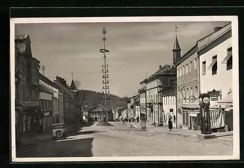 AK Zwiesel /Bayer. Ostmark, Platz mit Maibaum