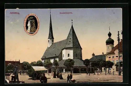 AK Altötting, Blick auf Gnadenkapelle, im Vordergrund Passanten