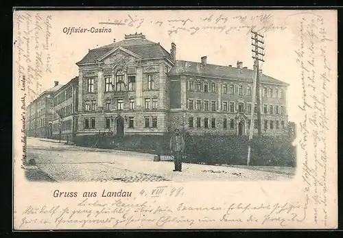 AK Landau, Offizier vor dem Offizier-Casino