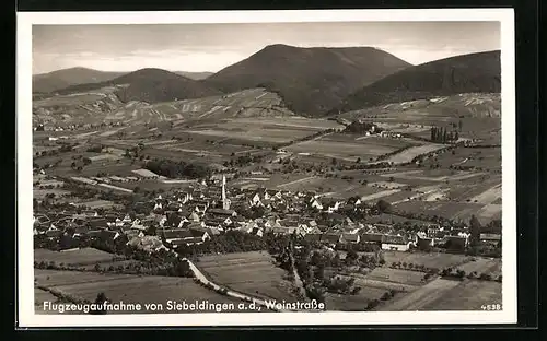 AK Siebeldingen, Fliegeraufnahme des Ortes, Weinstrasse