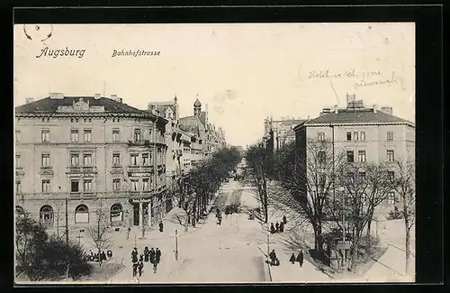 AK Augsburg, Blick in die Bahnhofstrasse mit Geschäften