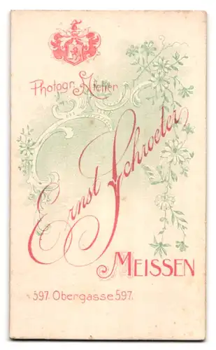 Fotografie Ernst Schroeter, Meissen, Obergasse 597, Junge Dame im modischen Kleid