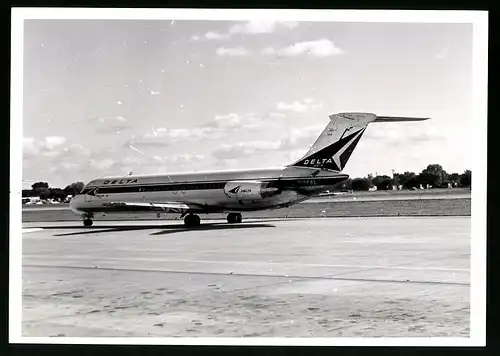 Fotografie Flugzeug Douglas DC-9, Passagierflugzeug der Delta Airlines, Kennung N1266L
