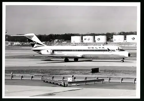 Fotografie Flugzeug Douglas DC-9, Passagierflugzeugder Delta Airlines, Kennung N1292L