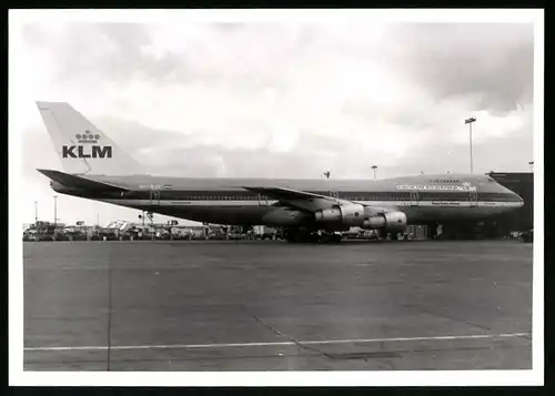 Fotografie Flugzeug Boeing 747 Jumbojet, Passagierflugzeugder KLM, Kennung PH-BUE