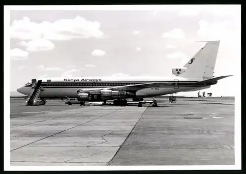 Fotografie Flugzeug Boeing 707, Passagierflugzeug der Kenya Airways, Kennung TF-VLC