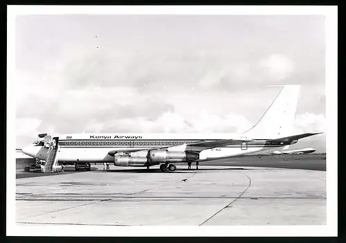 Fotografie Flugzeug Boeing 707, Passagierflugzeug der Kenya Airways, Kennung TF-VLC