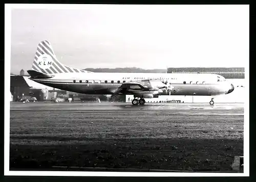 Fotografie Flugzeug Lockheed L-188, Passagierflugzeug der KLM, Kennung PH-LLC