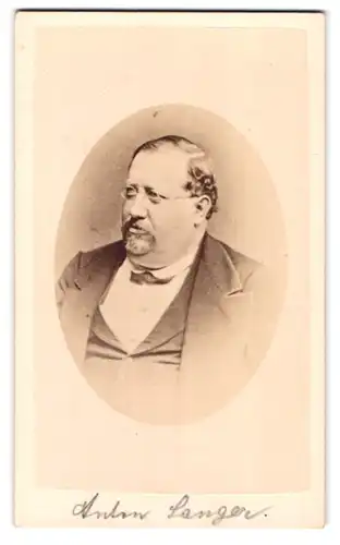 Fotografie R. von Prus, Wien, Josefstädterstr. 52, Portrait Anton Langer, österreichischer Schriftsteller und Journalist