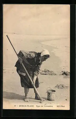 AK Berck-Plage, Type de Verrotière, Muschelsammlerin beim Graben