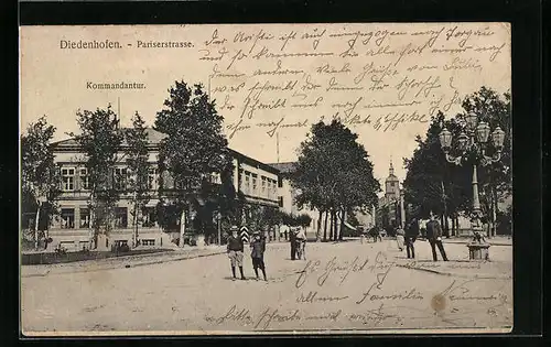 AK Diedenhofen, Pariserstrasse mit Kommandantur